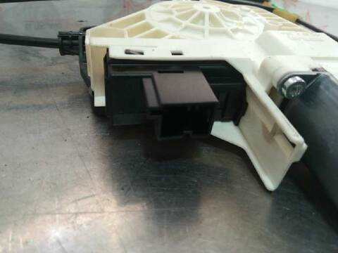 Foto 2ª: Elevalunas Manual Trasero Derecho Audi A4 BASICO 143CV 105KW [CAGA] (2009)