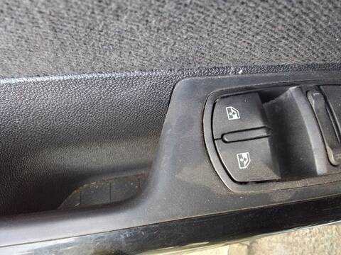Foto 3ª: Botonera Elevalunas Opel Corsa 1.2 16V CAT Z 12 XEP - LB4) 80CV 59KW [Z12XEP] (2007)