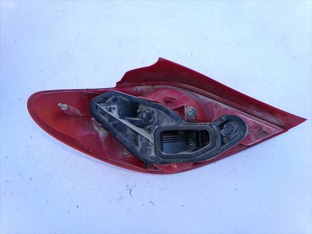 Foto 2ª: Piloto Trasero Derecho Peugeot 207 1.4 HDI 2006-2014 [8HZ] (2006)