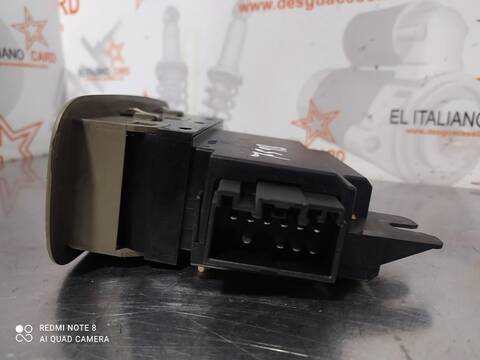 Foto 4ª: Botonera Elevalunas Volvo XC 90 D5 OCEAN RACE 185CV 136KW [D5244T4] (2006)