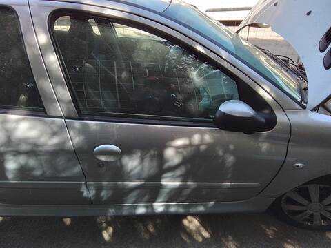 Foto 4ª: Puerta Delantera Derecha Peugeot 206 1.4 HDI 68CV 50KW [8HR] (2012)