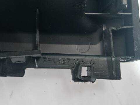 Foto 3ª: Guantera Volkswagen Transporter T6 CARAVELLE TRENDLINE [CXHB] (2019)