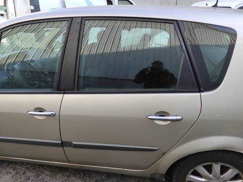Puerta Trasera Izquierda Renault Scenic K9KP732 JM)