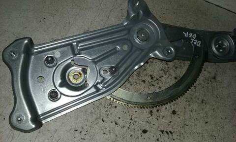 Foto 3ª: Elevalunas Eléctrico Delantero Derecho Renault Megane 1.5 DCI DIESEL FAP BERLINA 106CV 78KW III BERLINA 5 P [K9K832] (2008)