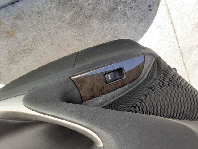 Foto 2ª: Puerta Trasera Derecha Lexus IS 2.5 V6208CV 0CV [2GR] (2010)
