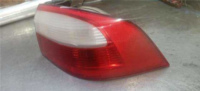 Foto 2ª: Piloto Trasero Derecho Renault Laguna 2.0 AUTHENTIQUE [2.0 LTR. - 99 KW] [F4RJ7]