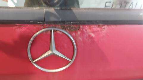 Foto 4ª: Portón Mercedes Clase E 180 TD 250 124.185) 113CV 83KW FAMILIAR (1986)