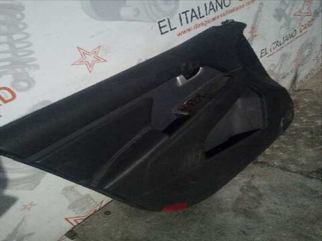 Foto 3ª: Tapizados Cartoneras Kia Sportage DRIVE 4X2 136CV 100KW [D4H4] (2014)