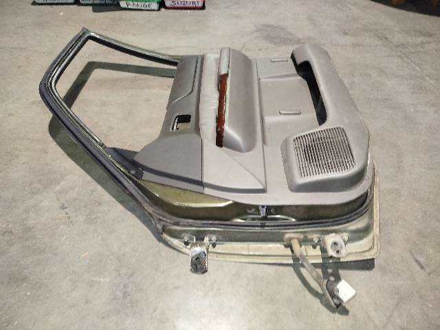 Foto 4ª: Puerta Delantera Derecha Nissan Patrol 2.8 TD Y61 TD6 [RD28ETI] (1999)