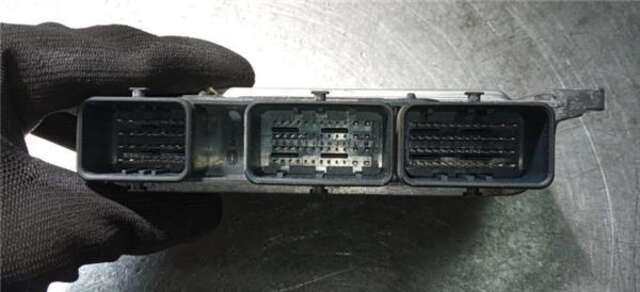 Foto 3ª: Centralita Motor ECU Renault Megane 1.6 CONFORT AUTHENTIQUE [1.6 LTR. - 83 KW 16V] II CLASSIC BERLINA (2003-_) [K4M760]