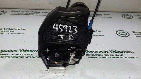 Foto 2ª: Cerradura Puerta Trasera Derecha Toyota Auris 1.4 16V CAT 97CV 71KW [4ZZ] (2007)