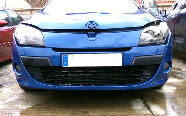 Foto 1ª: Paragolpes Delantero Renault Megane 1.5 DCI RANCHERA, 2008-2013 [K9KJ8] (2011)
