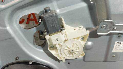 Foto 2ª: Elevalunas Eléctrico Delantero Derecho Ford Focus TREND 116CV 85KW [KKDA] (2008)