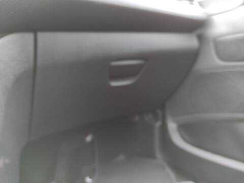 Guantera Peugeot 2008 HN05