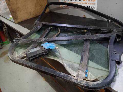 Foto 3ª: Elevalunas Eléctrico Delantero Izquierdo Volkswagen Touareg TDI V10 313CV 230KW [BLE] (2008)