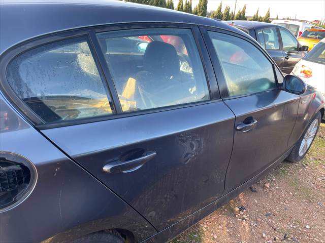 Foto 2ª: Puerta Trasera Derecha Bmw Serie 1 118 2.0 D 140cv [N47D20A] (2008)