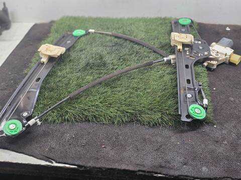 Foto 2ª: Elevalunas Eléctrico Delantero Izquierdo Bmw Serie 1 114 204D4 BERLINA (2006)