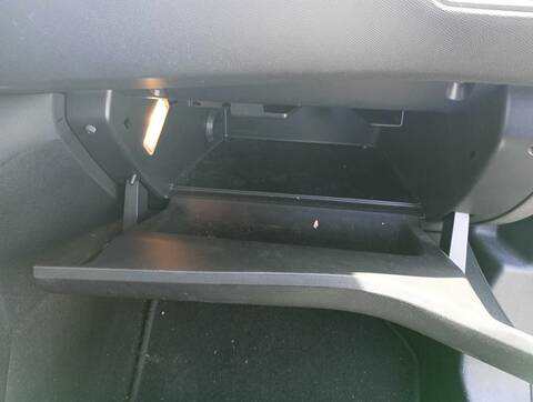 Foto 2ª: Guantera Peugeot 308 STYLE 120CV 88KW [BH01] (2017)