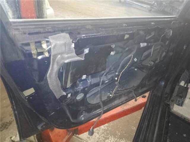 Foto 2ª: Puerta Delantera Izquierda Bmw Serie 3 315 2.0 318D [2.0 LTR. - 85 KW DIESEL CAT (1951 CM3)] [M47 D20 (204D1)]