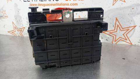 Foto 3ª: Caja Reles Fusibles Peugeot 807 ST PACK 136CV 100KW [RFNEW10J4] (2003)