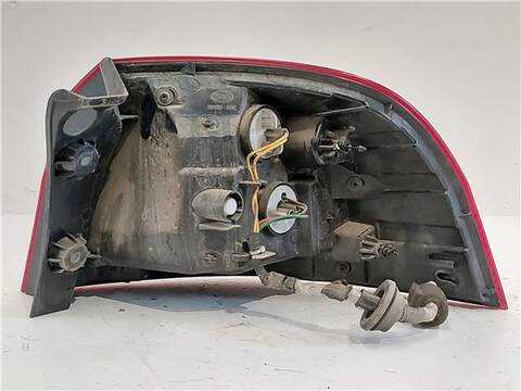 Foto 2ª: Piloto Trasero Izquierdo Kia Rio 1.1 BASIC 75CV 55KW [D3FA] (2013)