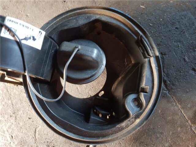 Foto 3ª: Tapa Exterior Combustible Renault Clio 1.5 BUSINESS [1.5 LTR. - 66 KW DCI DIESEL FAP] [K9K B6]