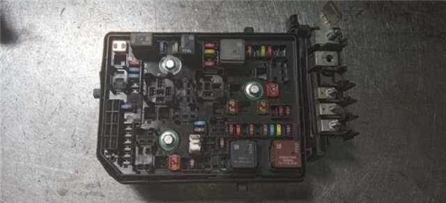 Foto 2ª: Caja Reles Fusibles Opel Astra  [LE2-B14XFL]