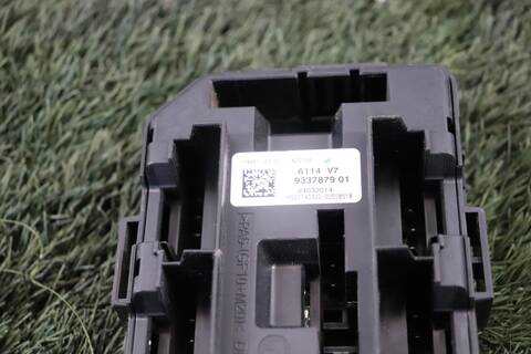 Foto 3ª: Caja Reles Fusibles Bmw Serie 1 114 204D4 BERLINA (2006)