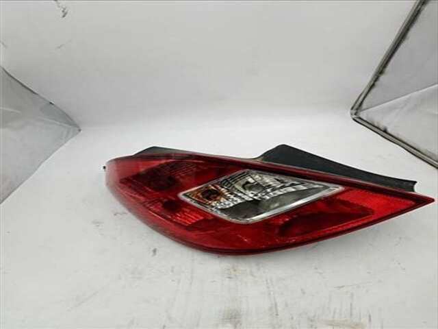 Foto 3ª: Piloto Trasero Izquierdo Opel Corsa 1.2 111 YEARS [1.2 LTR. - 63 KW CAT (A 12 XER - LDC)] [A 12 XER / LDC]