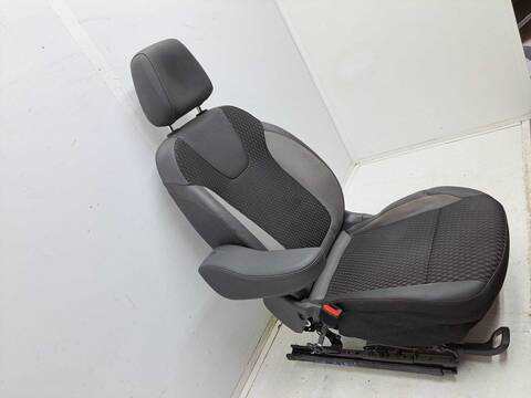 Foto 4ª: Asiento Delantero Izquierdo Opel Crossland DESIGN LINE 102CV 75KW [DV5RD OPT. YH01] (2019)