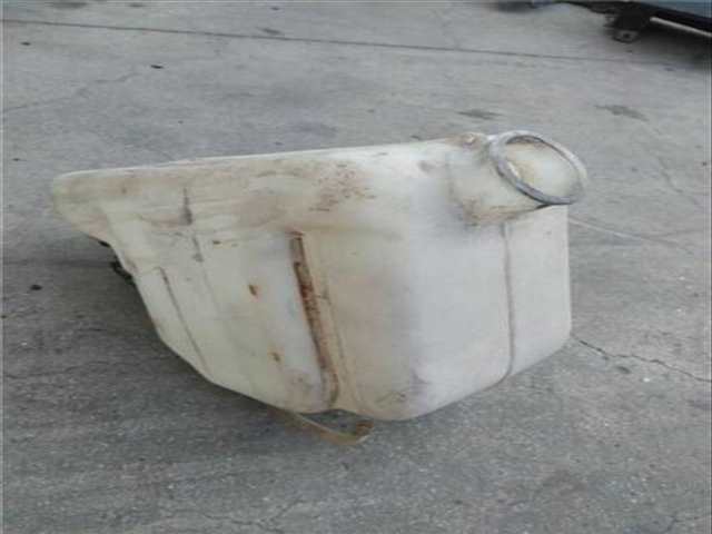 Deposito Limpiaparabrisas Toyota Dyna 2.4