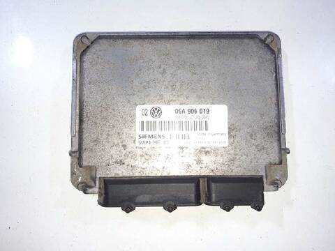 Centralita Motor ECU Volkswagen Golf 1.6 BERLINA 100CV 74KW