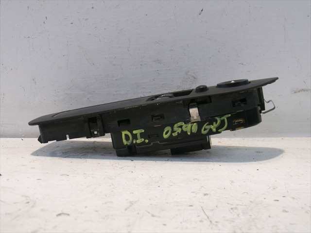 Foto 2ª: Botonera Elevalunas Bmw Serie 1 116 2.0 D E81,COUPE 2004-2013 [N47D20A] (2009)