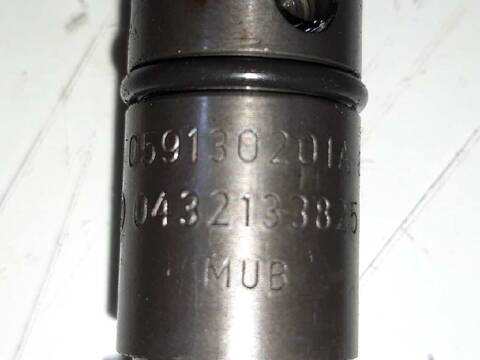 Foto 3ª: Inyectores Volkswagen Passat 2.5 V6 TDI 150CV 110KW [AKN] (2002)