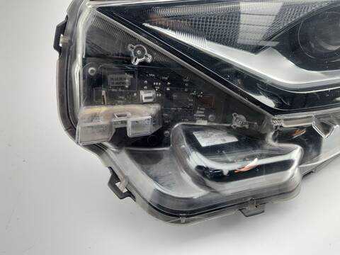 Foto 3ª: Faro Izquierdo Toyota Auris 1.8 HYBRID ZWE186_) 136CV 100KW [2ZR-FXE] (2016)