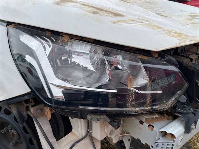 Foto 3ª: Faro Derecho Peugeot 208 1.5 HDI 102cv [YHY] (2022)