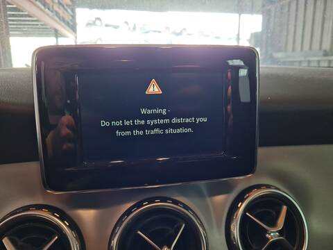 Foto 2ª: Pantalla Multifuncion Mercedes Clase G 230 GLA 200 CDI - D 156.908) 136CV 100KW (2018)