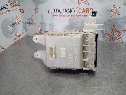 Foto 3ª: Caja Reles Fusibles Toyota Auris LUNA 90CV 66KW [1NDTV] (2008)