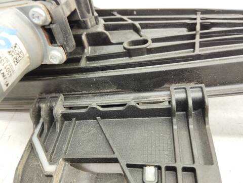 Foto 3ª: Elevalunas Manual Trasero Derecho Opel Corsa EDITION 101CV 74KW [HN05] (2020)