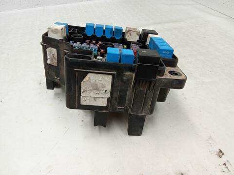 Foto 3ª: Caja Reles Fusibles Hyundai Santa Fe 2.2 CRDI GLS 150CV 110KW [D4EB] (2007)