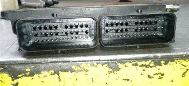 Foto 3ª: Centralita Motor ECU Renault Clio 1.9 D [1.9 LTR. - 47 KW DIESEL] [F8Q630]