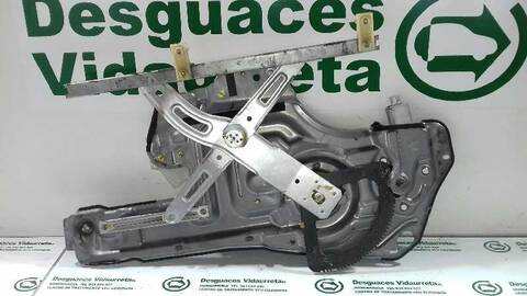 Foto 2ª: Elevalunas Eléctrico Delantero Derecho Hyundai Trajet 2.0 CRDI CAT 113CV 83KW [D4EA] (2003)