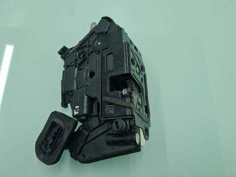 Foto 3ª: Cerradura Puerta Trasera Izquierda Volkswagen Golf ADVANCE BLUEMOTION 150CV 110KW [CRB] (2013)