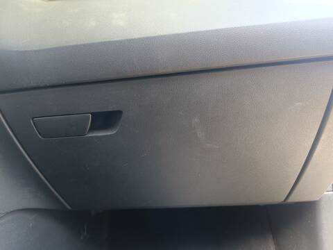 Guantera Seat Leon FR 150CV 110KW