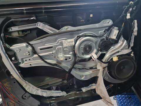 Elevalunas Eléctrico Delantero Izquierdo Kia Sportage DRIVE 4X2 136CV 100KW