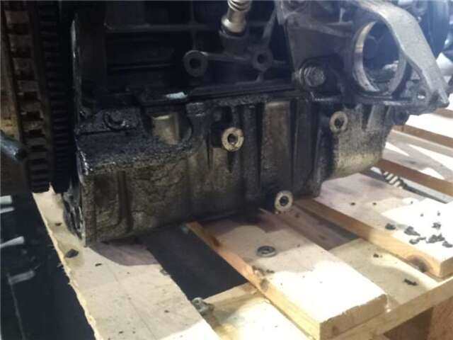 Foto 3ª: Carter Renault Scenic 1.9 AUTHENTIQUE [1.9 LTR. - 88 KW DCI DIESEL] (JM)(2003-_) [F9Q D8]