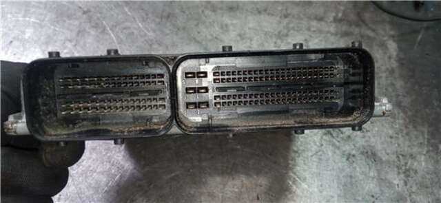 Foto 3ª: Centralita Motor ECU Volkswagen Passat 2.0 ADVANCE 4MOTION [2.0 LTR. - 103 KW TDI] [BKP]