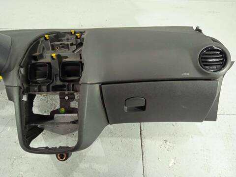 Foto 3ª: Salpicadero Opel Corsa 1.3 16V CDTI 75CV 55KW (2006)