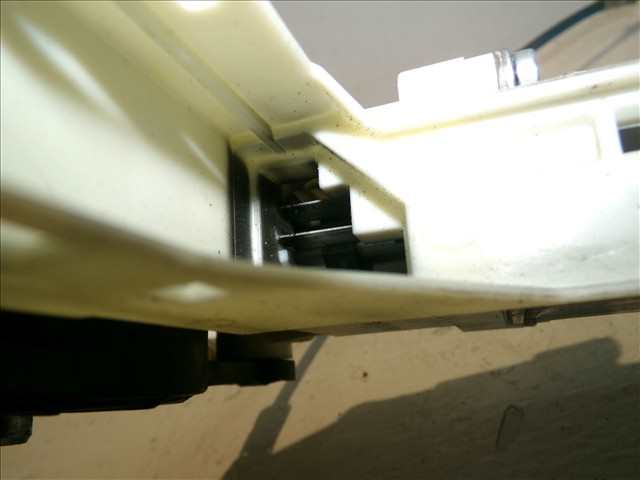 Foto 4ª: Elevalunas Eléctrico Delantero Derecho Peugeot 307 1.6 HDI 2005-2007 [9HZ] (2006)