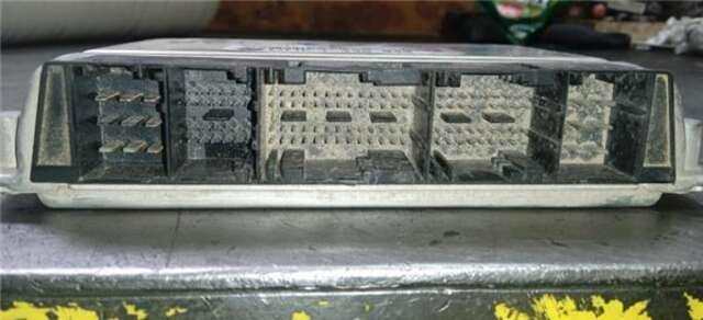 Foto 3ª: Centralita Motor ECU Bmw Serie 3 315 318CI [1940]